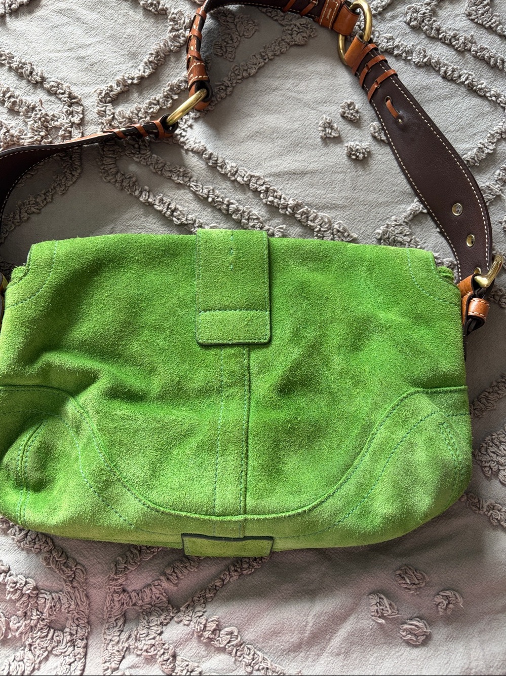 Rare vintage Coach suede Shoulder Bag with Brass Buckle - Picture 2 of 4